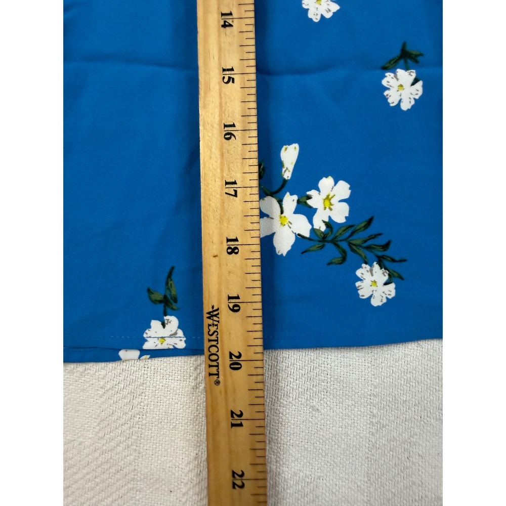 Hilary Radley Blue White Floral V-Neck Short Sleeve Blouse Top Large NEW - Picture 4 of 8